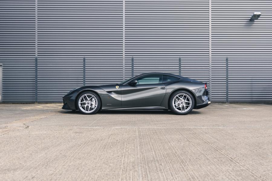  Ferrari F12berlinetta 2014 года  (UK) (фото 202 из 276)